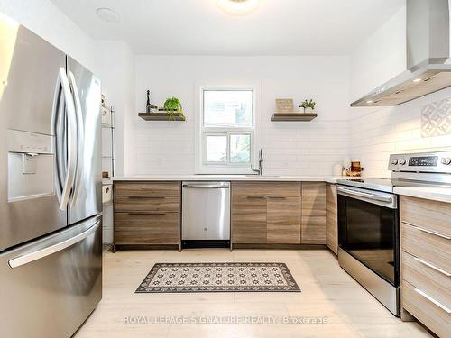 30 Rich Ave, Cambridge, ON - Indoor Photo Showing Kitchen