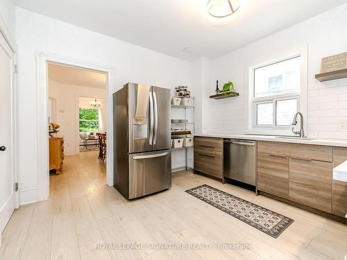 30 Rich Ave, Cambridge, ON - Indoor Photo Showing Kitchen