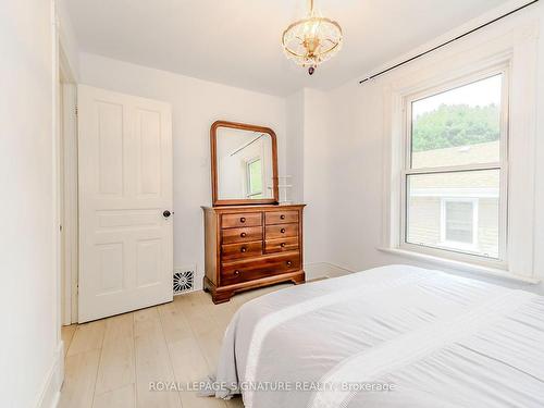 30 Rich Ave, Cambridge, ON - Indoor Photo Showing Bedroom