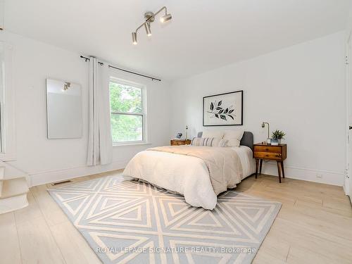 30 Rich Ave, Cambridge, ON - Indoor Photo Showing Bedroom