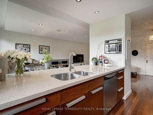 107-3339 Rideau Pl, Out Of Area, ON - Indoor Photo Showing Kitchen With Double Sink