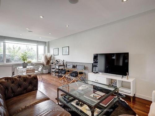 107-3339 Rideau Pl, Out Of Area, ON - Indoor Photo Showing Living Room