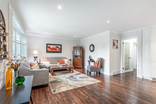 1318 Rosemary Crescent, Burlington, ON - Indoor Photo Showing Living Room