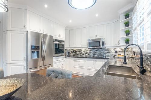 1318 Rosemary Crescent, Burlington, ON - Indoor Photo Showing Kitchen With Stainless Steel Kitchen With Double Sink With Upgraded Kitchen