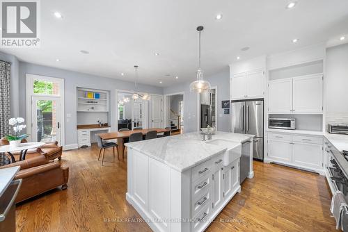 242 Hillhurst Boulevard, Toronto (Bedford Park-Nortown), ON - Indoor Photo Showing Kitchen With Upgraded Kitchen