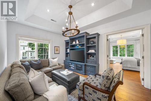 242 Hillhurst Boulevard, Toronto (Bedford Park-Nortown), ON - Indoor Photo Showing Living Room