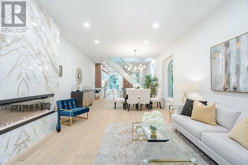 99 Winchester Street, Toronto (Cabbagetown-South St. James Town), ON - Indoor Photo Showing Living Room