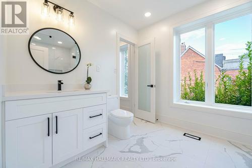 99 Winchester Street, Toronto (Cabbagetown-South St. James Town), ON - Indoor Photo Showing Bathroom