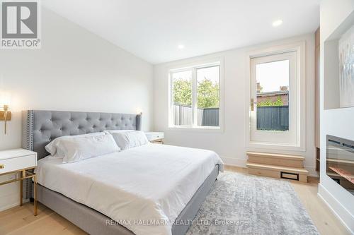 99 Winchester Street, Toronto (Cabbagetown-South St. James Town), ON - Indoor Photo Showing Bedroom