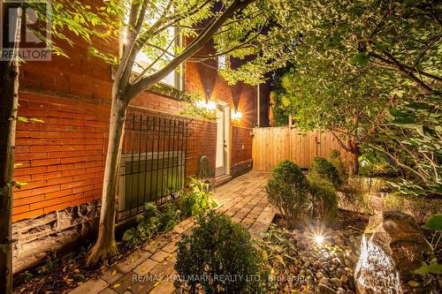 99 Winchester Street, Toronto (Cabbagetown-South St. James Town), ON - Outdoor