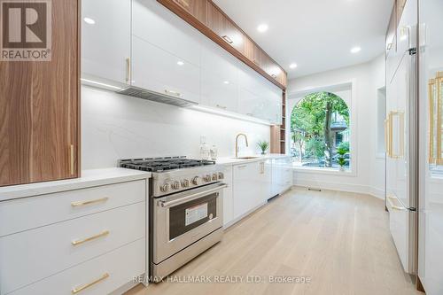 99 Winchester Street, Toronto (Cabbagetown-South St. James Town), ON - Indoor Photo Showing Kitchen With Upgraded Kitchen