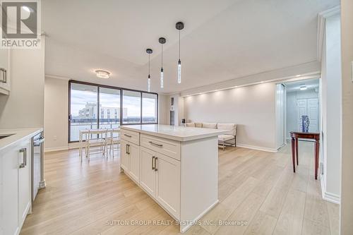 1811 - 260 Seneca Hill Drive, Toronto (Don Valley Village), ON - Indoor Photo Showing Kitchen