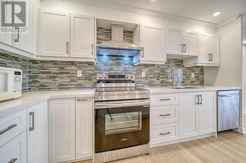 1811 - 260 Seneca Hill Drive, Toronto (Don Valley Village), ON - Indoor Photo Showing Kitchen With Upgraded Kitchen