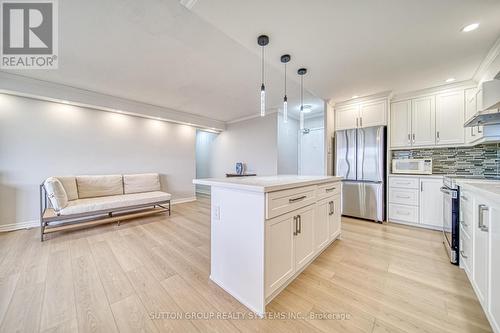 1811 - 260 Seneca Hill Drive, Toronto (Don Valley Village), ON - Indoor Photo Showing Kitchen With Upgraded Kitchen