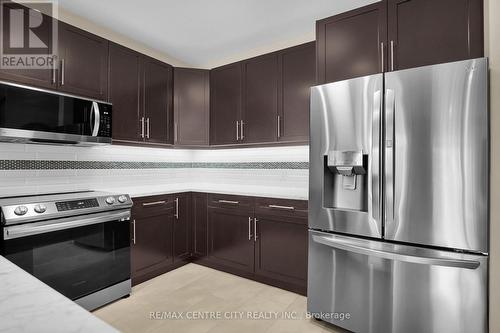 2234 Tribalwood Street, London, ON - Indoor Photo Showing Kitchen