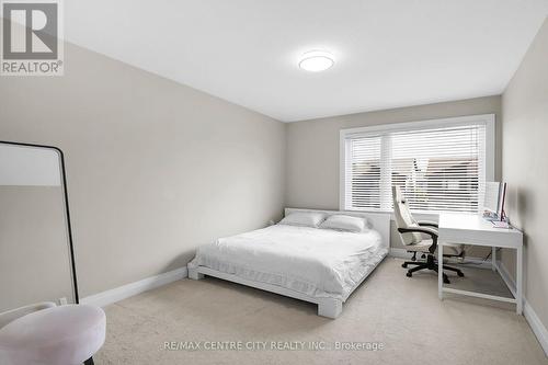 2234 Tribalwood Street, London, ON - Indoor Photo Showing Bedroom