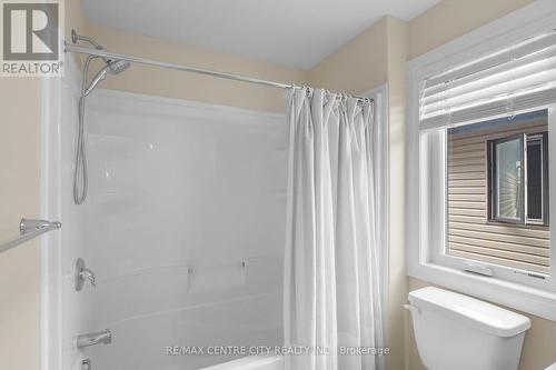 2234 Tribalwood Street, London, ON - Indoor Photo Showing Bathroom