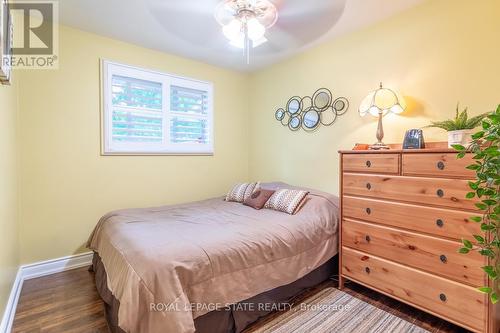 1318 Rosemary Crescent, Burlington (Mountainside), ON - Indoor Photo Showing Bedroom