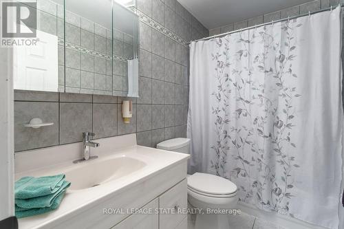 1318 Rosemary Crescent, Burlington (Mountainside), ON - Indoor Photo Showing Bathroom