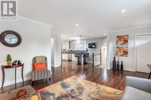 1318 Rosemary Crescent, Burlington, ON - Indoor Photo Showing Living Room