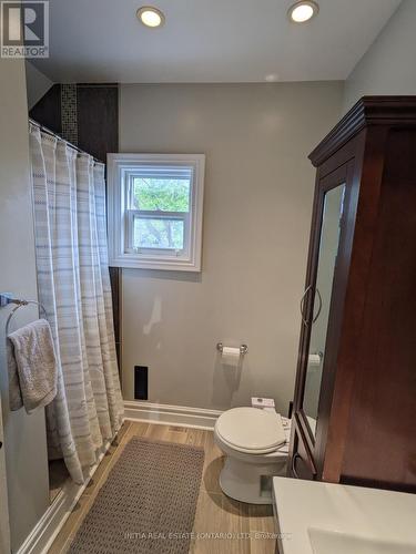 796 William Street, London, ON - Indoor Photo Showing Bathroom