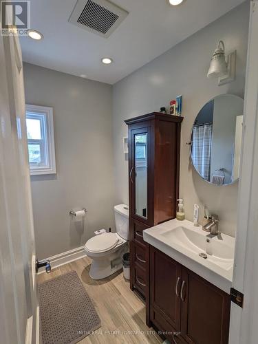 796 William Street, London, ON - Indoor Photo Showing Bathroom