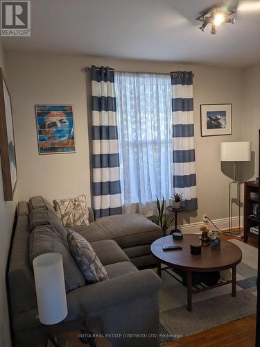 796 William Street, London, ON - Indoor Photo Showing Living Room