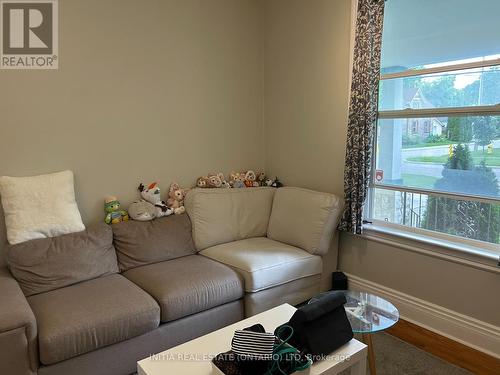 796 William Street, London, ON - Indoor Photo Showing Living Room