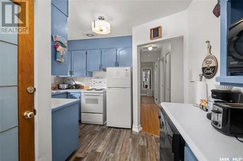 335 25Th Street W, Prince Albert, SK - Indoor Photo Showing Kitchen