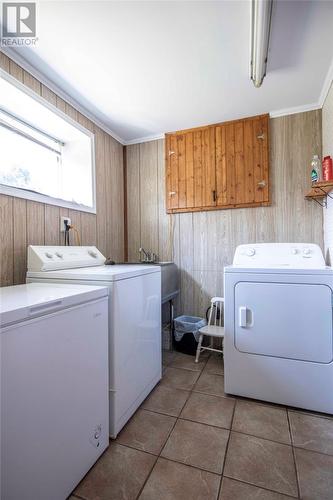 11 Heightview Drive, Paradise, NL - Indoor Photo Showing Laundry Room