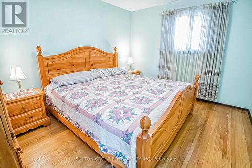 2323 Delkus Crescent, Mississauga (Cooksville), ON - Indoor Photo Showing Bedroom