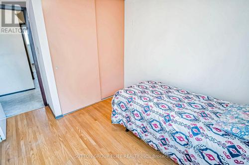 2323 Delkus Crescent, Mississauga (Cooksville), ON - Indoor Photo Showing Bedroom