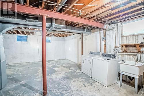 2323 Delkus Crescent, Mississauga (Cooksville), ON - Indoor Photo Showing Laundry Room