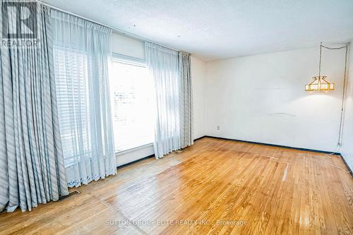 2323 Delkus Crescent, Mississauga (Cooksville), ON - Indoor Photo Showing Other Room