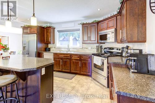 33 Spring Street, Mapleton, ON - Indoor Photo Showing Kitchen With Double Sink