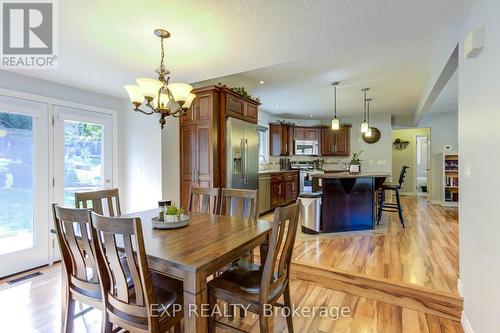 33 Spring Street, Mapleton, ON - Indoor Photo Showing Dining Room