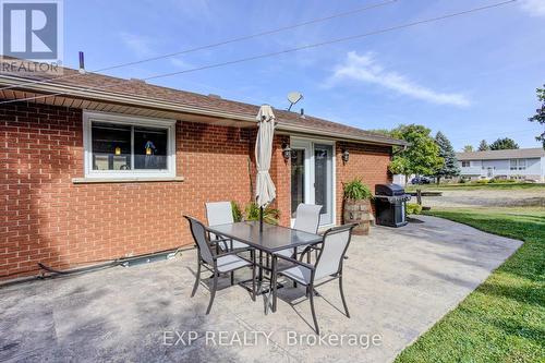 33 Spring Street, Mapleton, ON - Outdoor With Exterior