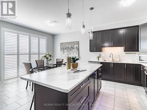 63 Leadenhall Road, Brampton (Northwest Brampton), ON - Indoor Photo Showing Kitchen With Upgraded Kitchen