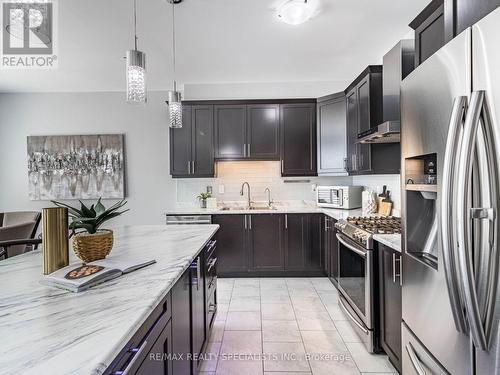 63 Leadenhall Road, Brampton (Northwest Brampton), ON - Indoor Photo Showing Kitchen With Stainless Steel Kitchen With Upgraded Kitchen