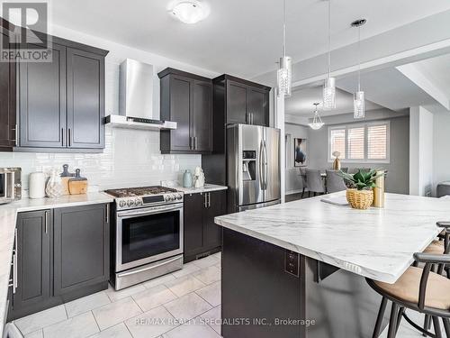 63 Leadenhall Road, Brampton (Northwest Brampton), ON - Indoor Photo Showing Kitchen With Stainless Steel Kitchen With Upgraded Kitchen