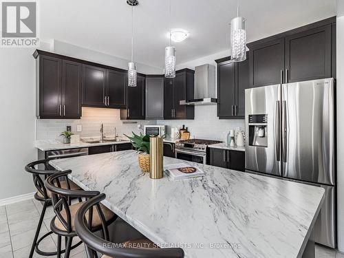 63 Leadenhall Road, Brampton (Northwest Brampton), ON - Indoor Photo Showing Kitchen With Stainless Steel Kitchen With Upgraded Kitchen