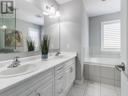 63 Leadenhall Road, Brampton (Northwest Brampton), ON - Indoor Photo Showing Bathroom