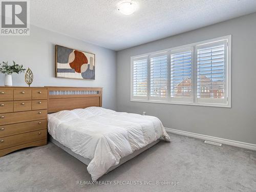 63 Leadenhall Road, Brampton (Northwest Brampton), ON - Indoor Photo Showing Bedroom