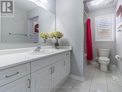 63 Leadenhall Road, Brampton, ON - Indoor Photo Showing Bathroom