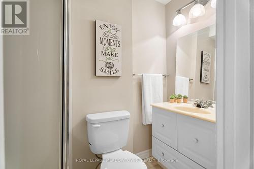 4 Fairfield Avenue, Brampton (Northwood Park), ON - Indoor Photo Showing Bathroom