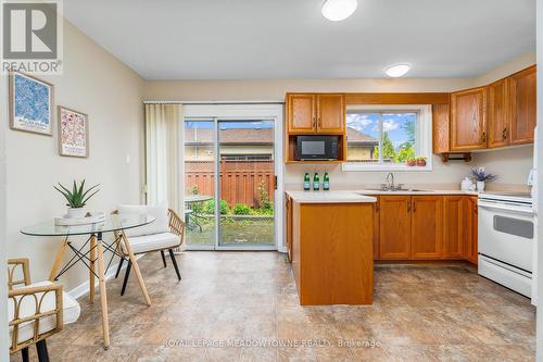 4 Fairfield Avenue, Brampton, ON - Indoor Photo Showing Kitchen