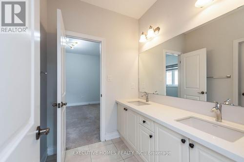 64 Wildflower Lane, Halton Hills (Georgetown), ON - Indoor Photo Showing Bathroom