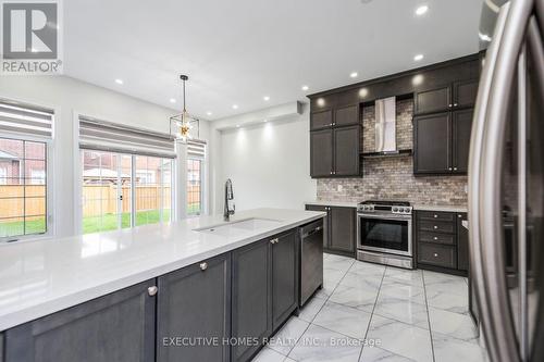 64 Wildflower Lane, Halton Hills (Georgetown), ON - Indoor Photo Showing Kitchen With Upgraded Kitchen