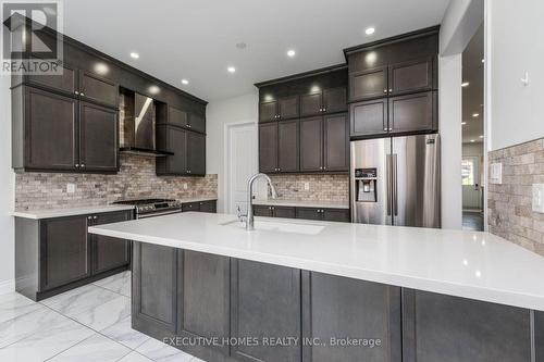 64 Wildflower Lane, Halton Hills (Georgetown), ON - Indoor Photo Showing Kitchen With Upgraded Kitchen