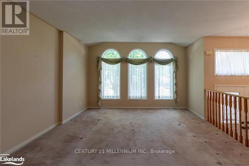 121 Fernbrook Drive, Wasaga Beach, ON - Indoor Photo Showing Other Room